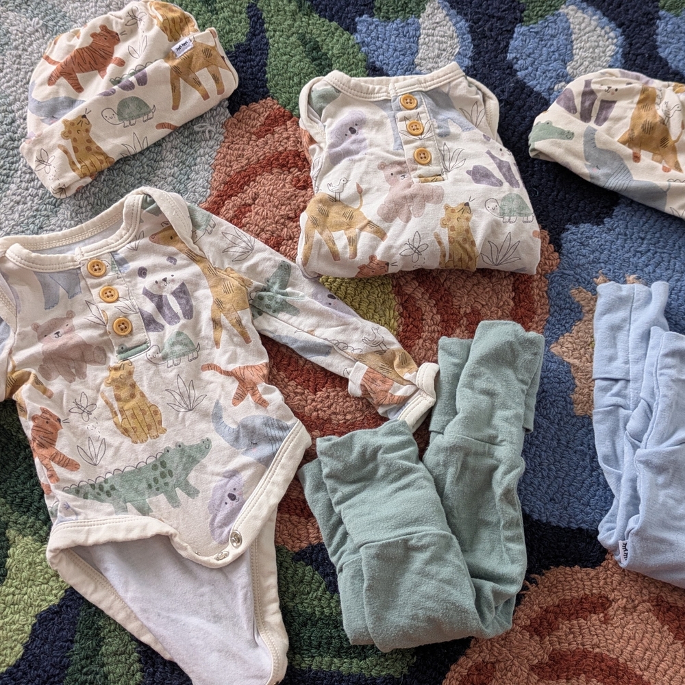 Little Sleepies And Kyte Baby Bundle Micropreemie Outfits X2 And Two Sleepers